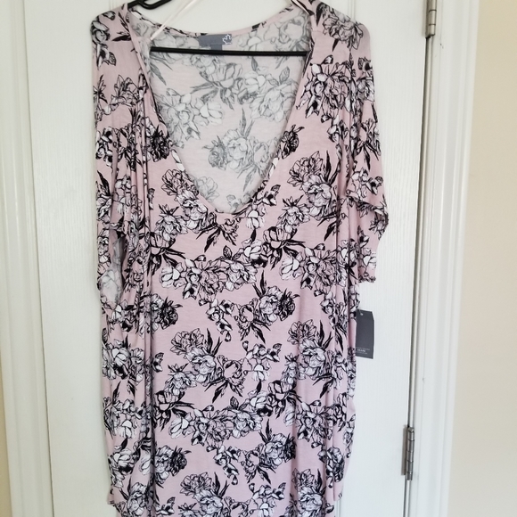 Sears plus floral short sleeve v neck top